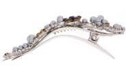 This metal clamp is adorned with SWAROVSKI crystals and pearl beads. It measures approximately 4.0 inches long. H11