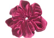 This fabulous ponytail holder is made with soft fabric velvet. They are available in the different colors and make a nice finish to a casual style. T16