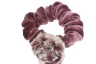 This fabulous ponytail holder is made with soft velvet. T18