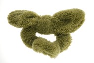 This ponytail holder with a bow is made with soft fabric. T17