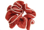 This fabulous ponytail holder is made with soft fabric. They are available in the different colors and make a nice finish to a casual style. T15