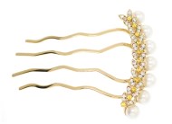 This gorgeous bridal (wedding) hair comb with SWAROVSKI crystal and pearl beads measures approximately 4.0 inches long. The top is about 3.0 inches by 1.0 inches. Y5